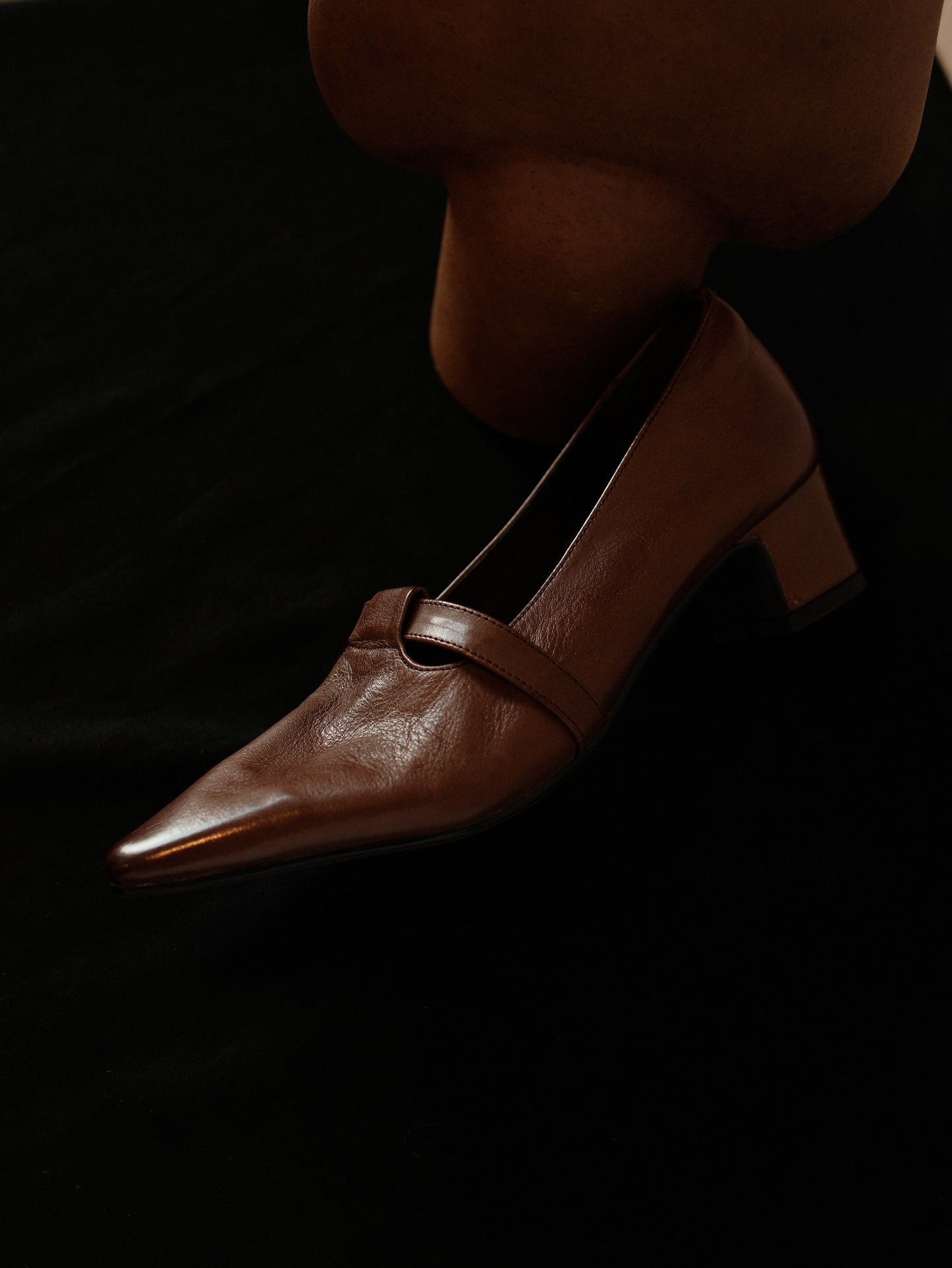 Retro Mid-Heel French-Style Pumps - Black