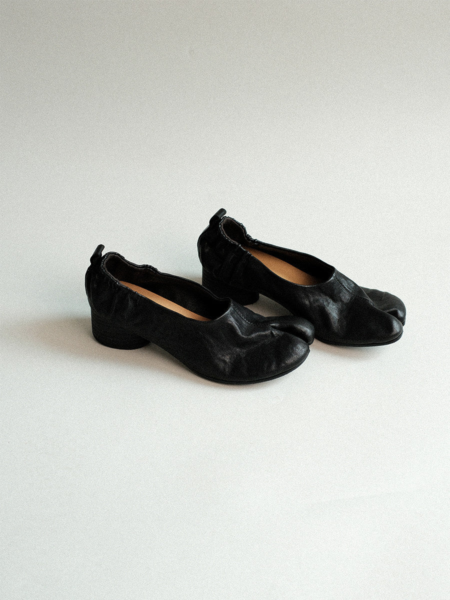 Vintage High-Heeled Toe-Separated Pumps - Black