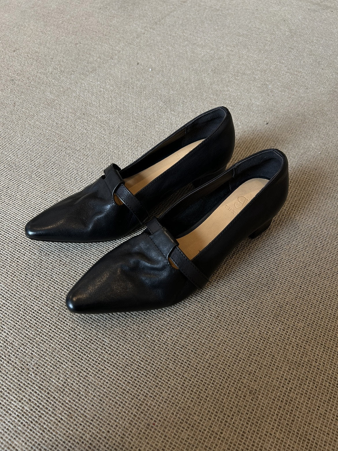 Retro Mid-Heel French-Style Pumps - Black
