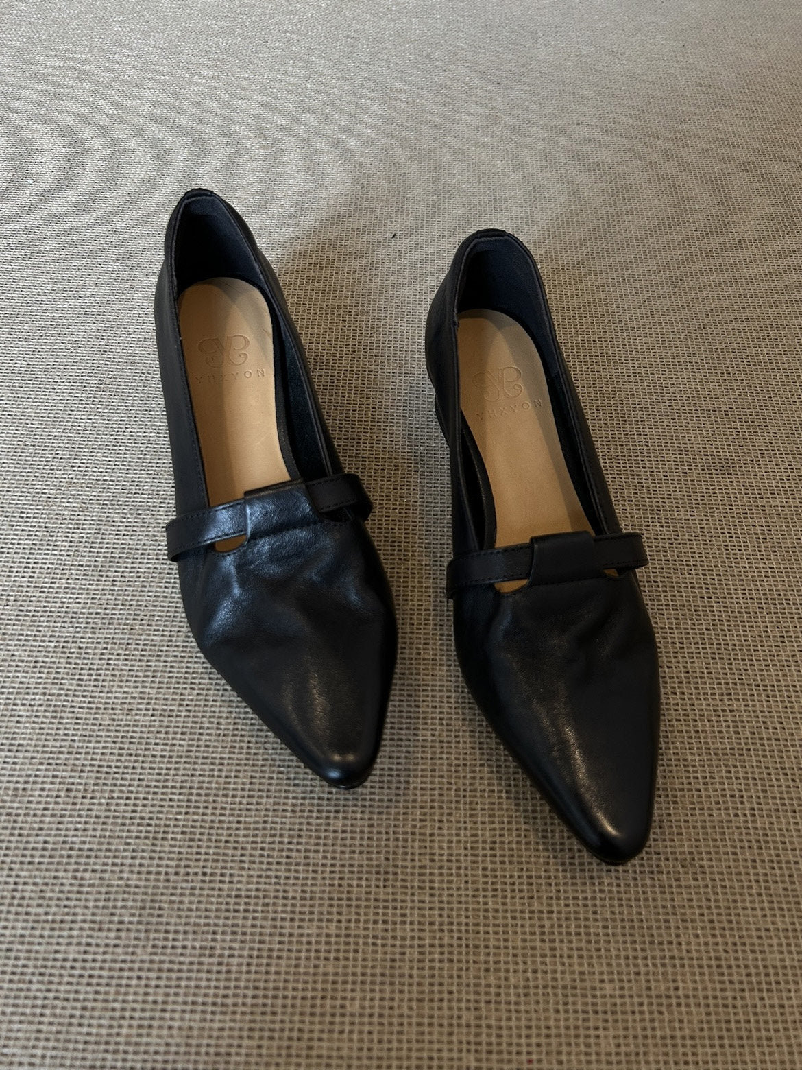 Retro Mid-Heel French-Style Pumps - Black